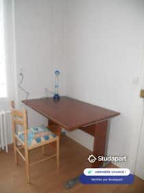 Apartment for rent for €225 per month in Poitiers, Boulevard de la Digue