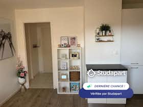 Wohnung zu mieten für 850 € pro Monat in Mandelieu-la-Napoule, Avenue Janvier Passero