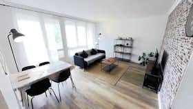 Private room for rent for €430 per month in Saint-Jean-de-la-Ruelle, Rue de la Cirerie