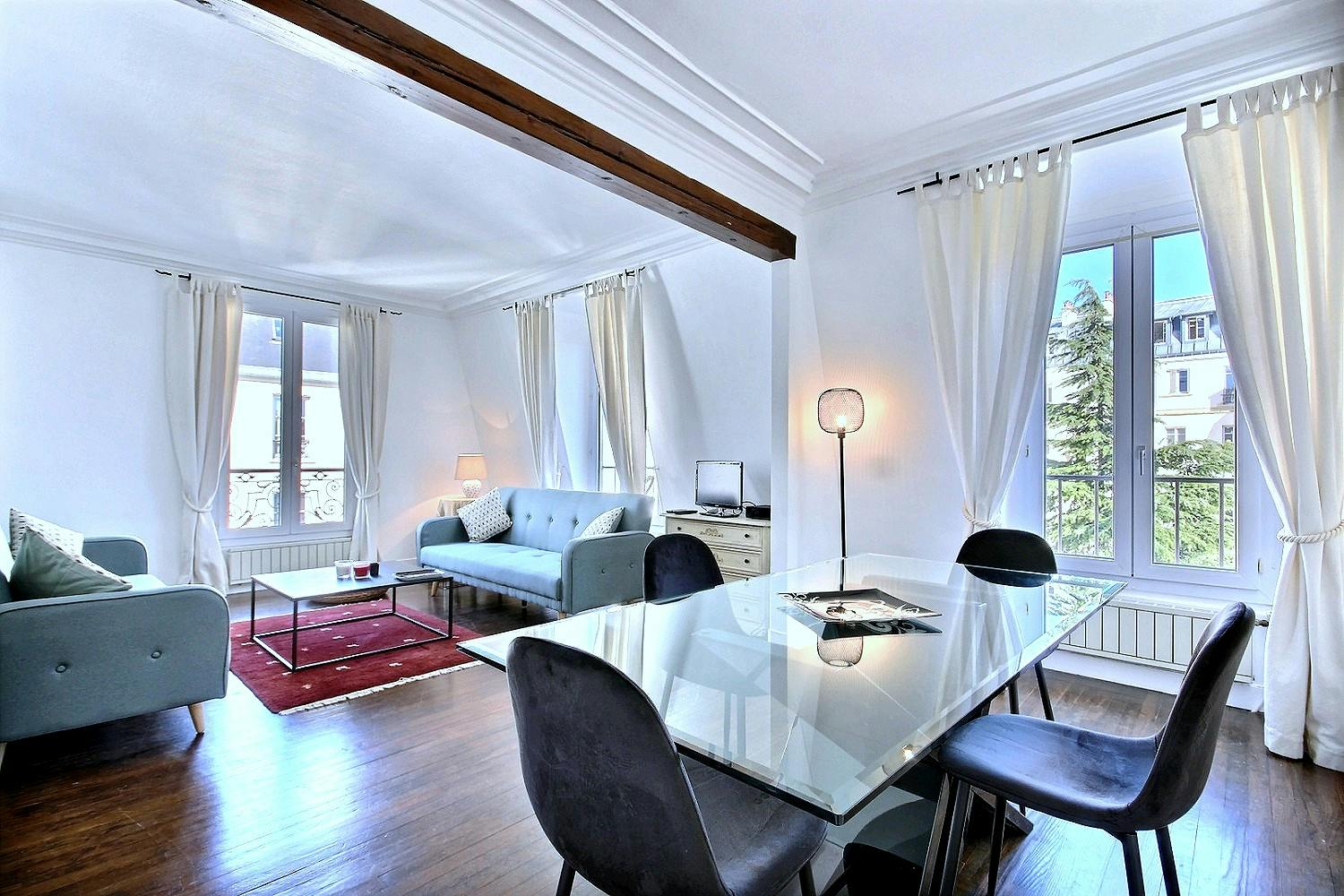 Villa de Longchamp, Paris preview