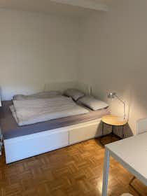 Mieszkanie do wynajęcia za 1090 € miesięcznie w mieście Hamburg, Frahmstraße