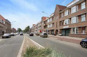 Apartment for rent for €1,750 per month in Scheveningen, Westduinweg