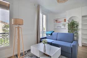 Studio for rent for €1,243 per month in Paris, Rue Lécuyer