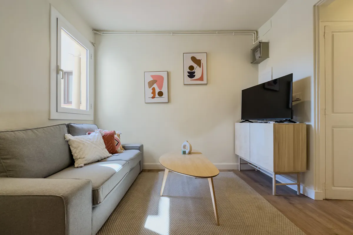 1-Bedroom Apartment in Carrer del Comte Borrell, Barcelona (1523316) ROOM
