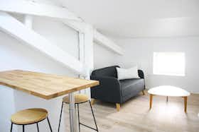 Mieszkanie do wynajęcia za 590 € miesięcznie w mieście Valence, Rue Jonchère