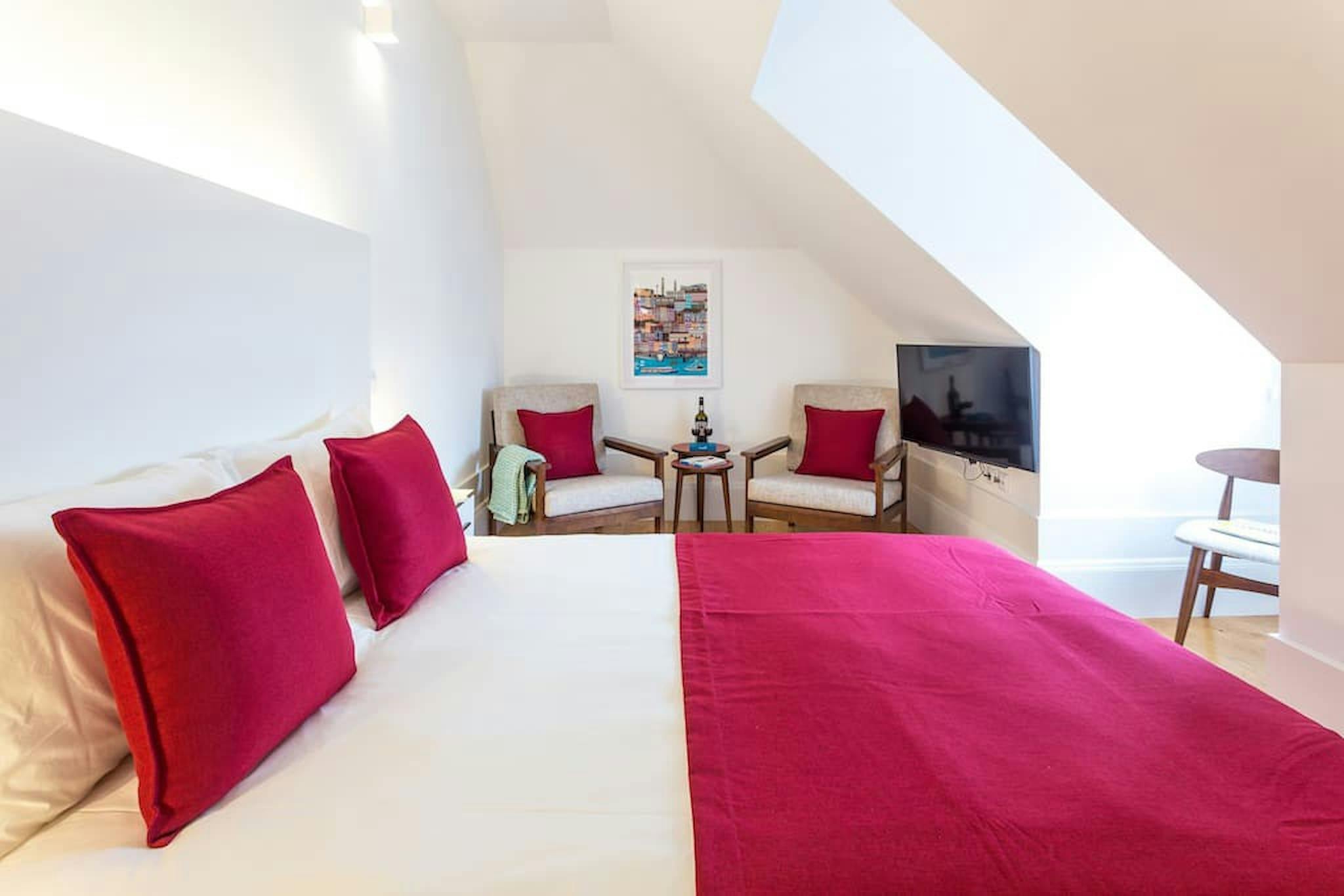 Wohnung zu mieten für 9.999 € pro Monat in Porto, Rua da Alegria