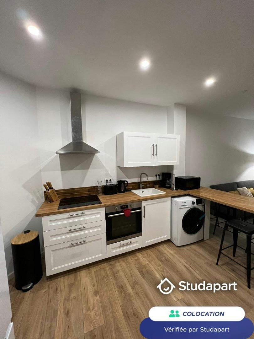 Private room for rent on Rue Jean Bart, Lille - Plus