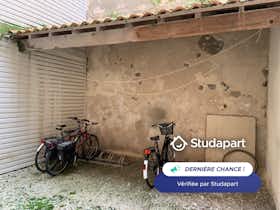 Apartment for rent for €975 per month in La Rochelle, Rue Verdière