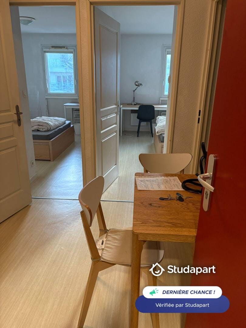 公寓 正在以 €820 的月租出租，其位于 Nantes, Rue des Saumonières