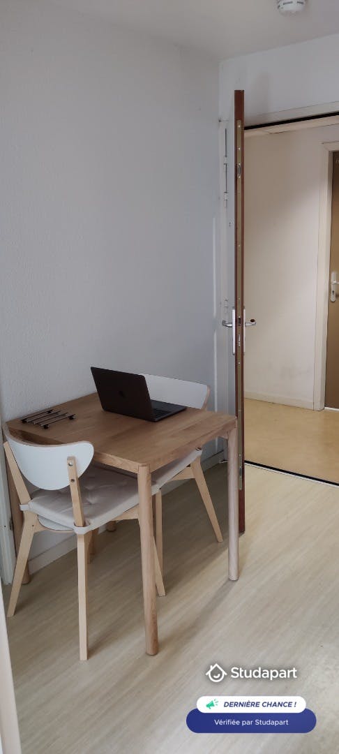 公寓 正在以 €800 的月租出租，其位于 Nantes, Rue des Saumonières