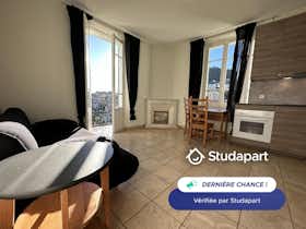 House for rent for €650 per month in Grasse, Avenue des Eucalyptus