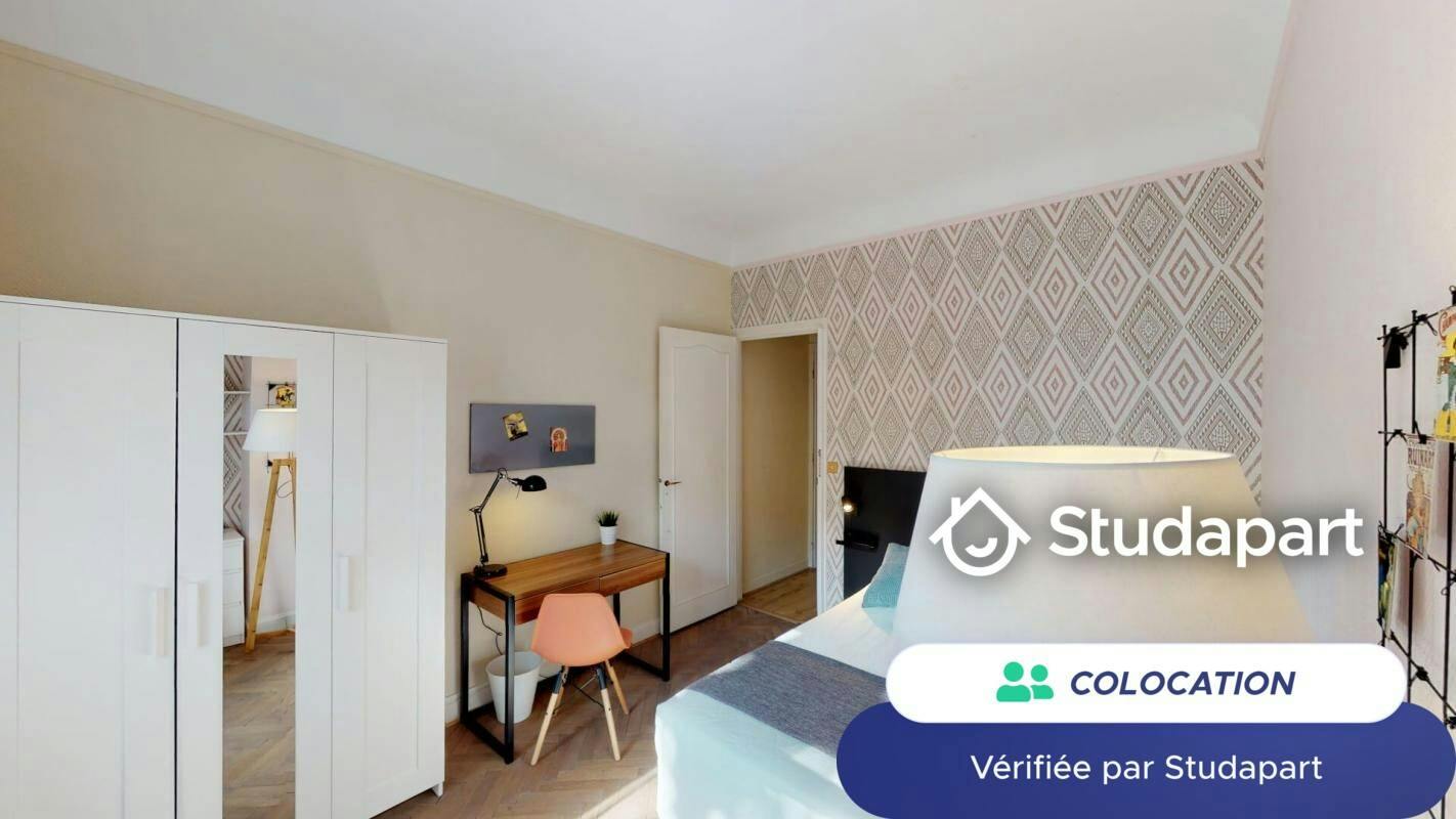 Private room for rent on Place du Maréchal Leclerc, Lille - Vue 5
