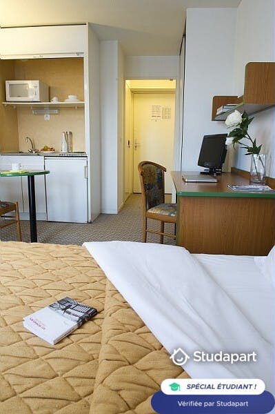 Chambre privée à louer pour 1 100 €/mois à Maisons-Alfort, Rue Eugène Renault