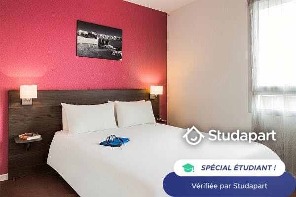 Private room for rent on Rue Honnorat, Marseille