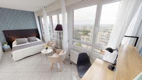 Private room for rent for €857 per month in Nanterre, Rue Salvador Allende