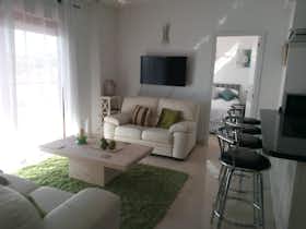 Apartment for rent for €770 per month in Málaga, Calle Atarazanas