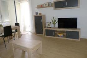 Lägenhet att hyra för 750 € i månaden i L'Hospitalet de Llobregat, Carrer de les Bòbiles