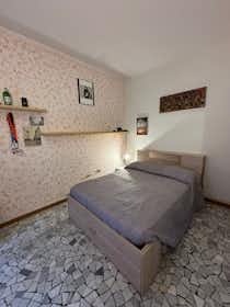 Private room for rent for €650 per month in Milan, Via Arcivescovo Romilli