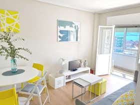 Cameră privată de închiriat pentru 325 EUR pe lună în Santander, Calle Alta