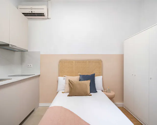 Private room in Calle de Padilla, Madrid (1523817) room image 2