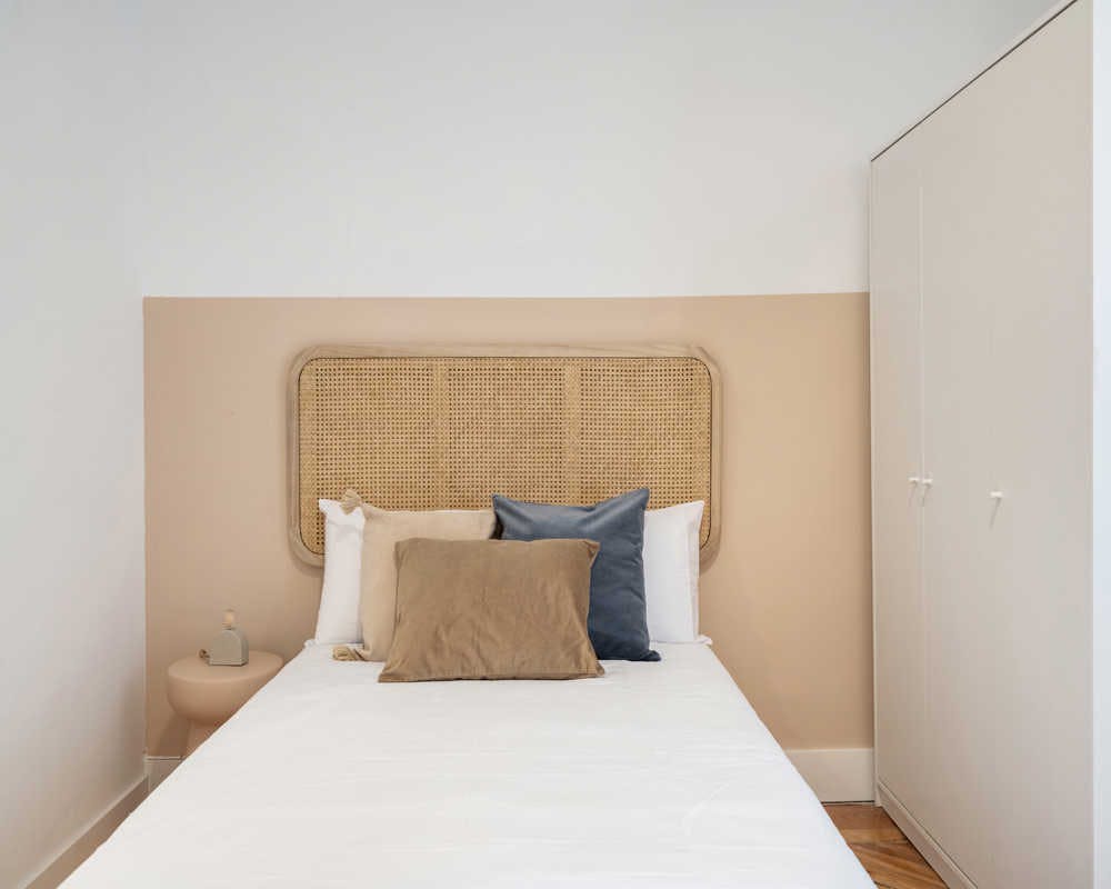 Private room in Calle de Padilla, Madrid (1523819) room image 1