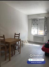Appartamento in affitto a 590 € al mese a Mantes-la-Jolie, Rue de Verdun
