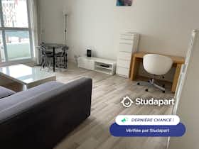Appartement te huur voor € 655 per maand in Tours, Rue de la Dolve
