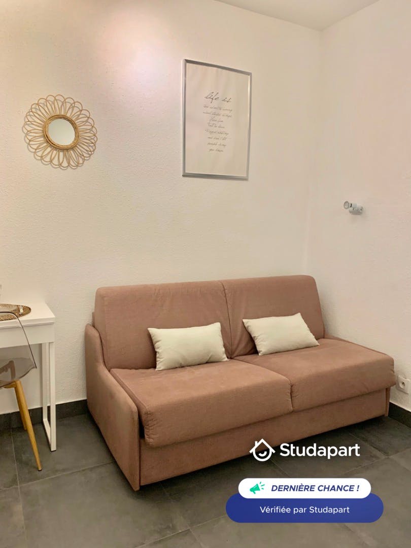 Apartment for rent for €720 per month in Nice, Rue de France