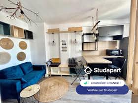 Apartment for rent for €737 per month in Marseille, Rue Roger Mathurin