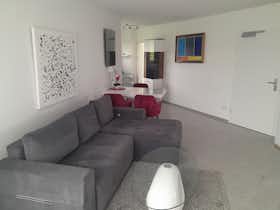 Apartment for rent for €1,225 per month in Kelsterbach, Alter Höchster Weg