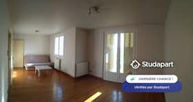 Appartamento in affitto a 630 € al mese a Valence, Rue des Basses Crozettes