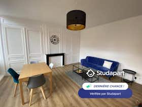 Apartment for rent for €650 per month in Lille, Rue Nationale