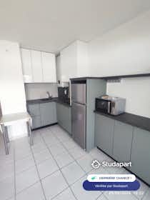 Apartment for rent for €745 per month in Villeneuve-Loubet, Avenue du Logis de Bonneau