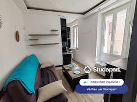 Apartament de închiriat pentru 520 EUR pe lună în Toulon, Rue Chartreuse de Montrieux