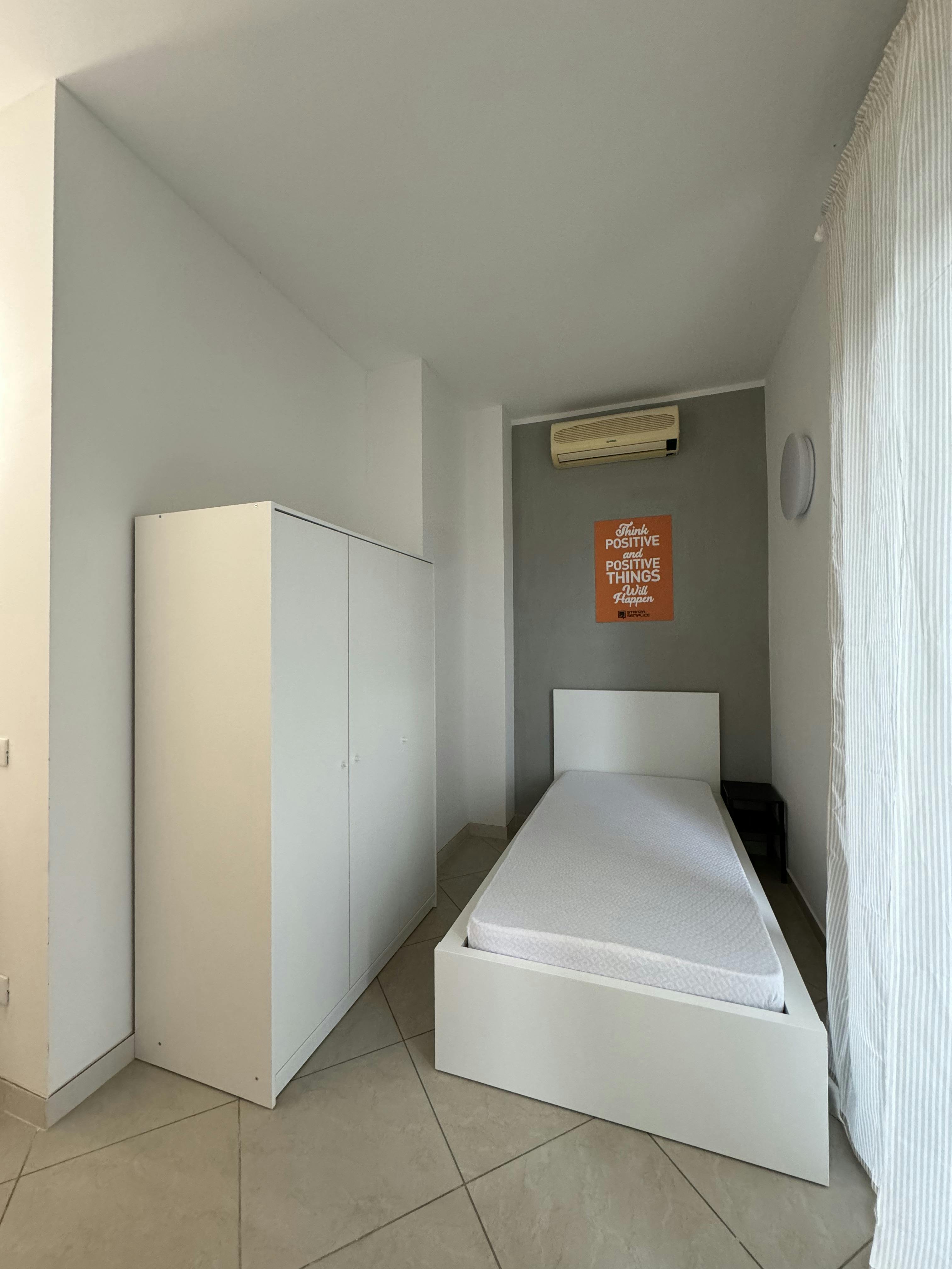 Chambre privée à louer pour 720 €/mois à Verona, Lungadige Capuleti
