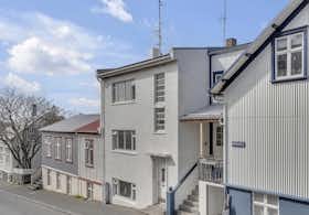 Apartment for rent for ISK 380,670 per month in Reykjavík, Bergstaðastræti