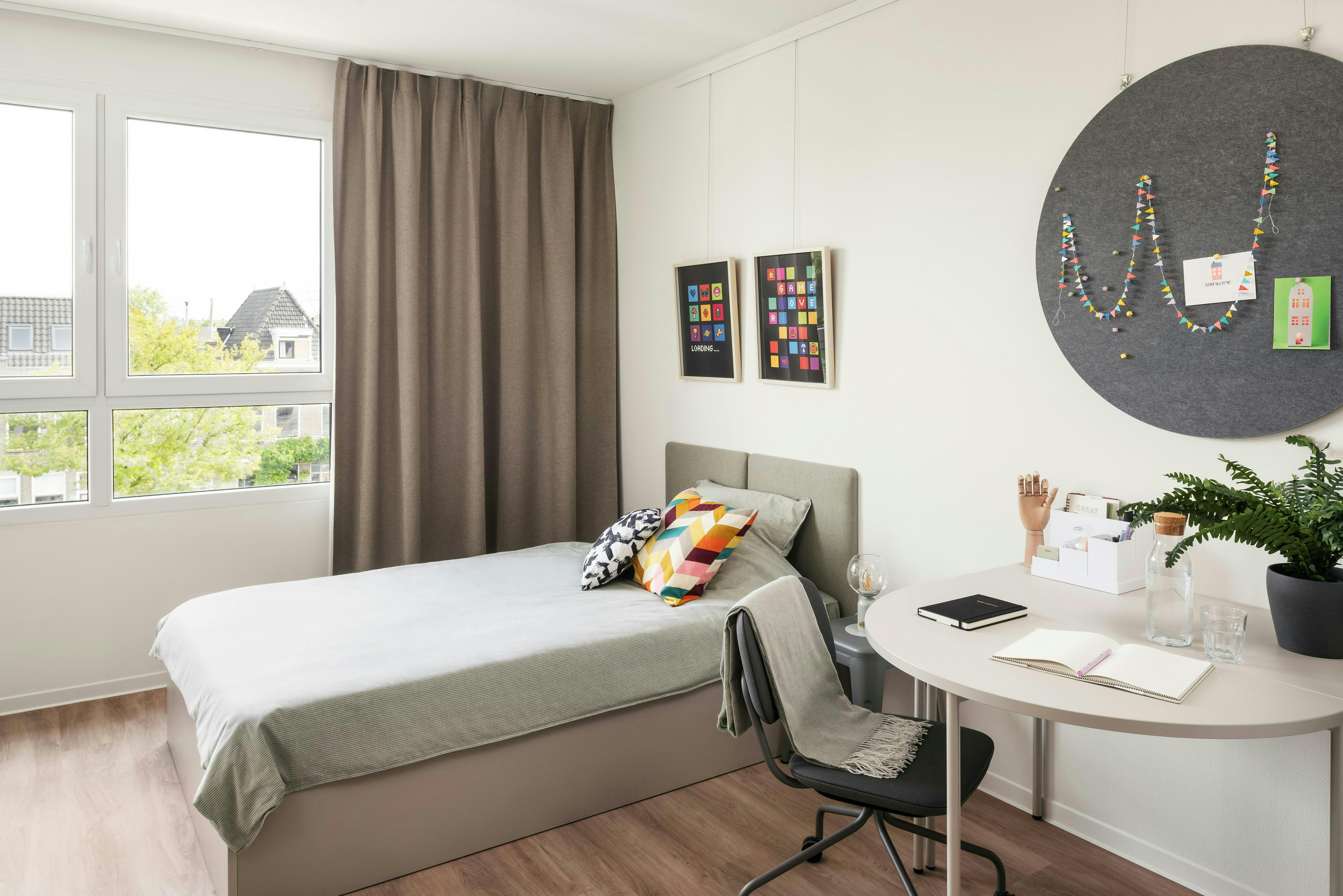 Studio aan Ypenburgbocht, Leiden