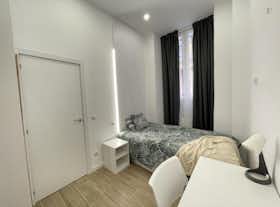 Apartment for rent for €750 per month in Alcorcón, Calle Virgen de Icíar