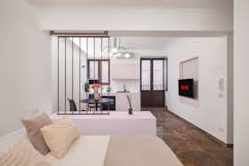 Studio for rent for €997 per month in Palermo, Via Fratelli di Benedetto