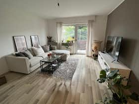 公寓 正在以 €1,300 的月租出租，其位于 Troisdorf, Lülsdorfer Straße