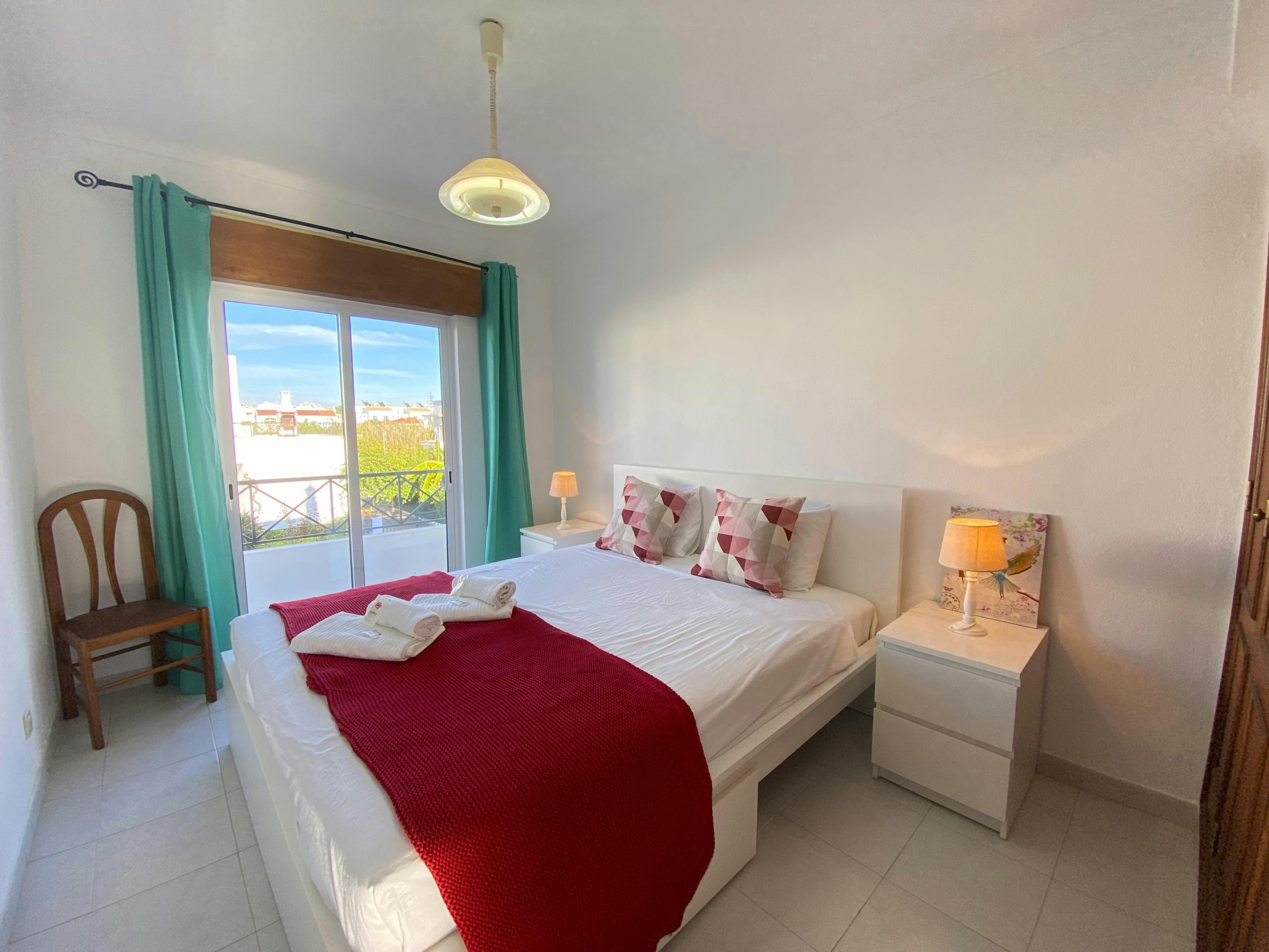 House for rent for €1,260 per month in Manta Rota, Rua do Oriente