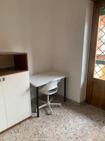 Private room for rent for €430 per month in Rome, Via della Farfalla
