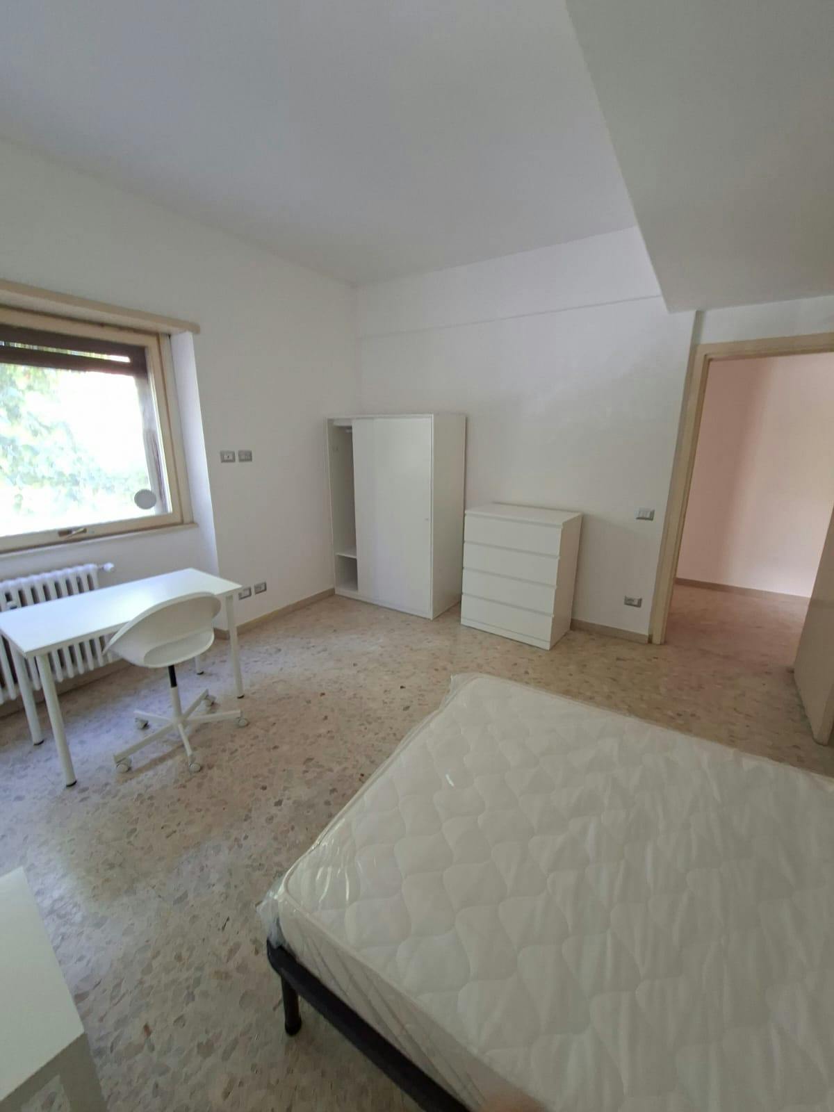Квартира сдается в аренду за 1 250 € в месяц в Rome, Via Carlo Dossi