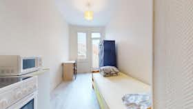 公寓 正在以 €390 的月租出租，其位于 Clermont-Ferrand, Rue Nestor Perret