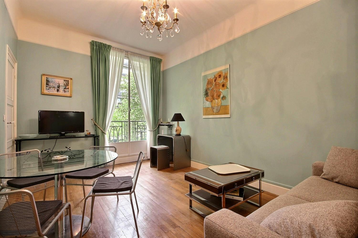 Apartment for rent for €2,014 per month in Paris, Boulevard Suchet
