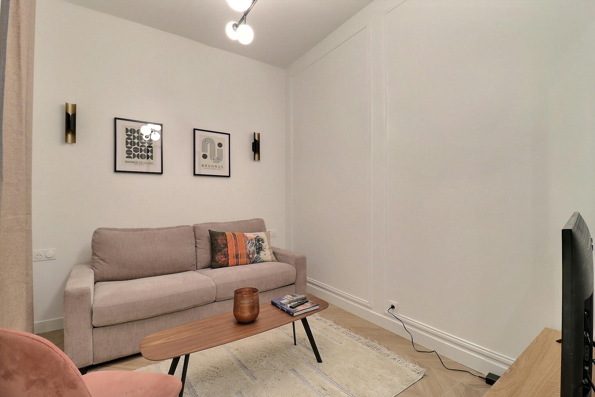 Rue Treilhard, Paris preview