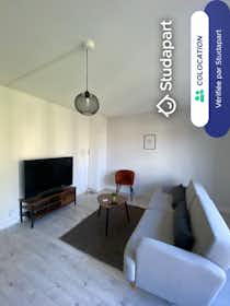 Private room for rent for €410 per month in Le Mans, Avenue Georges Durand