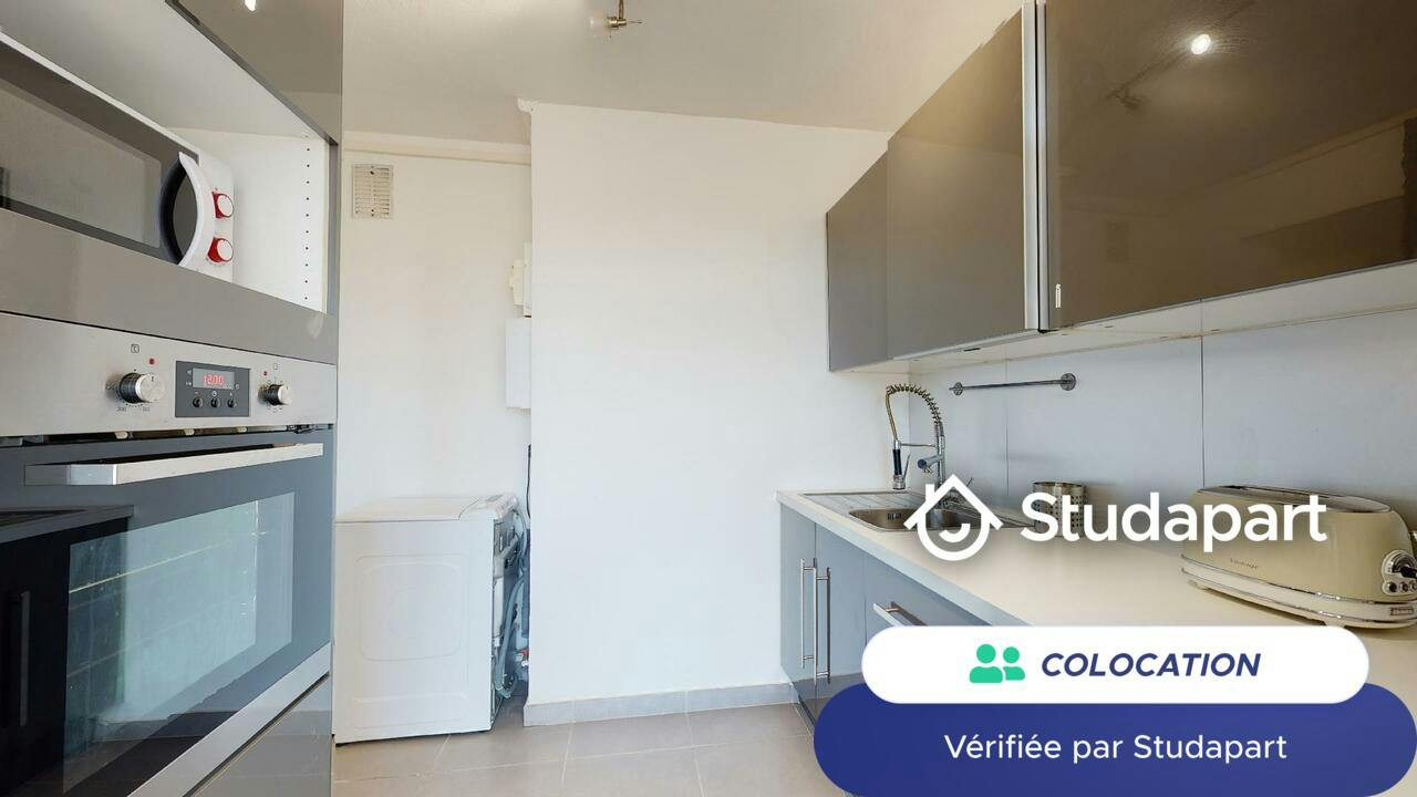 Private room for rent on Rue de Saint-Cyr, Lyon - Plus