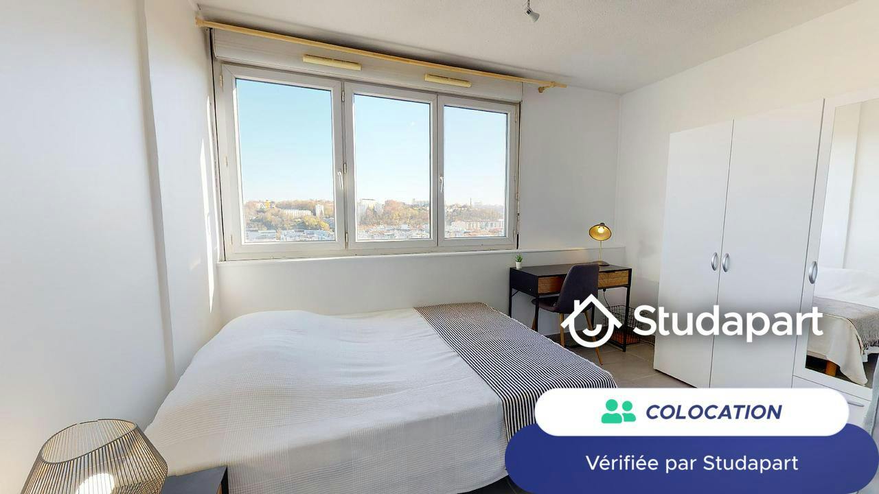 Private room for rent on Rue de Saint-Cyr, Lyon - Vue 4