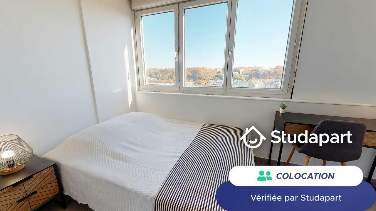 Private room for rent on Rue de Saint-Cyr, Lyon - Vue 3
